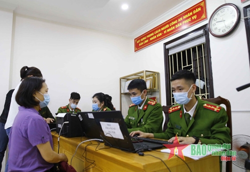 Hà Nội triển khai đăng ký, cấp lại thẻ căn cước công dân qua Cổng dịch vụ công


